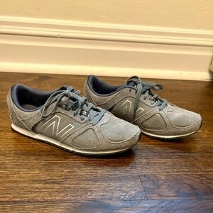 New Balance 555 Retro Charcoal Grey Suede Sneaker, Size 6